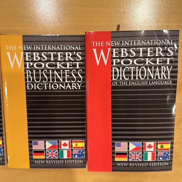 THE NEW INTERNATIONAL WEBSTER’S POCKET REFERENCE LIBRARY: 8 VOLUME BOX SET - Picture 5 of 8